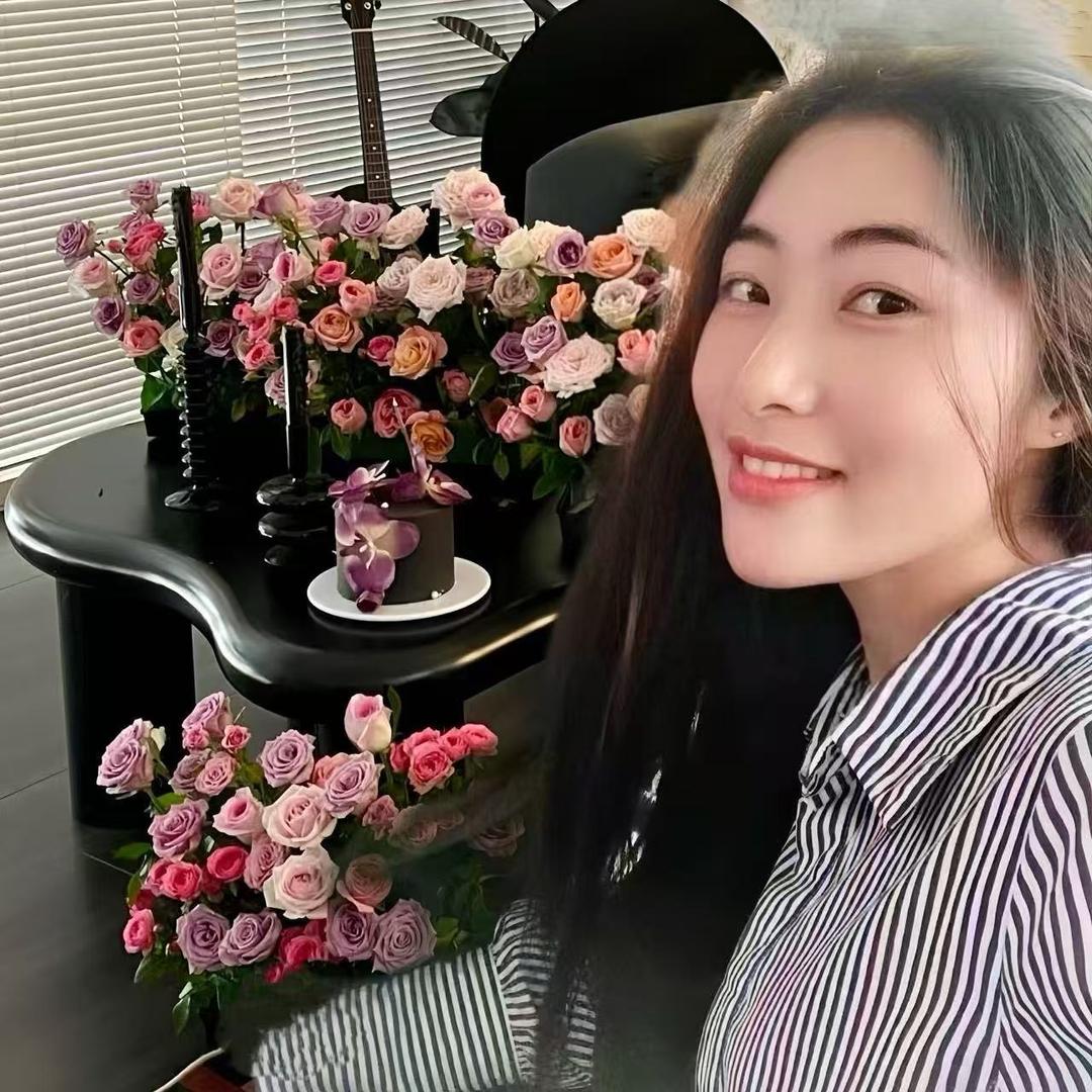 柳梦瑶  贝贝