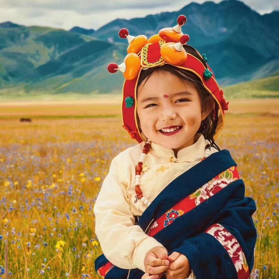 赞拉吉祥花语婚服馆😝😝