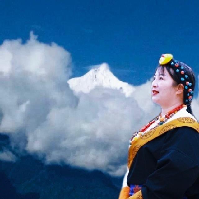 房管家地产月亮姐姐🌛颖诚装修