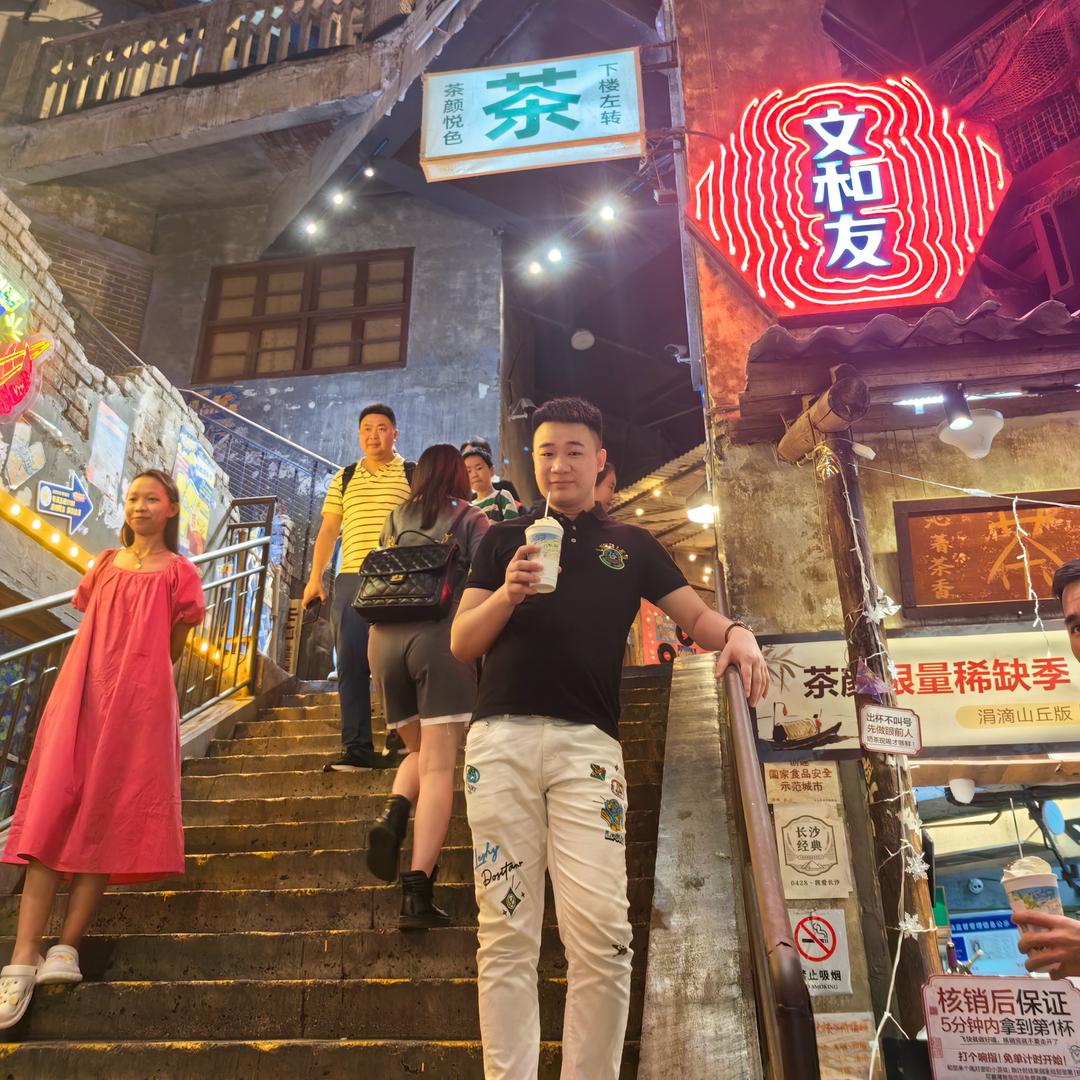 海口各大酒吧订台。清仔