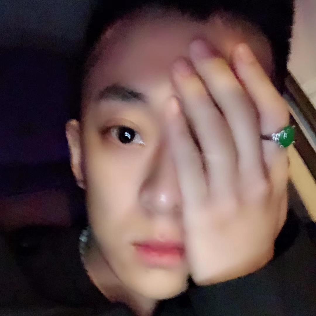 子铭.