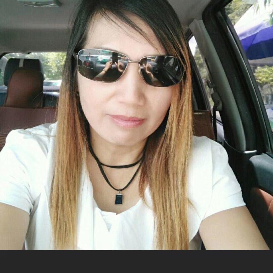 风中的玫瑰。