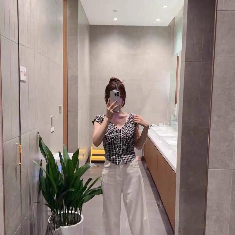 依佳衣服装店