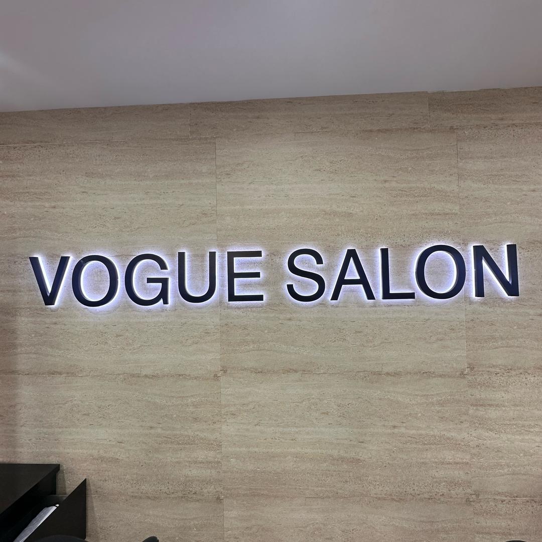 VOGUE SALON海岸中心店