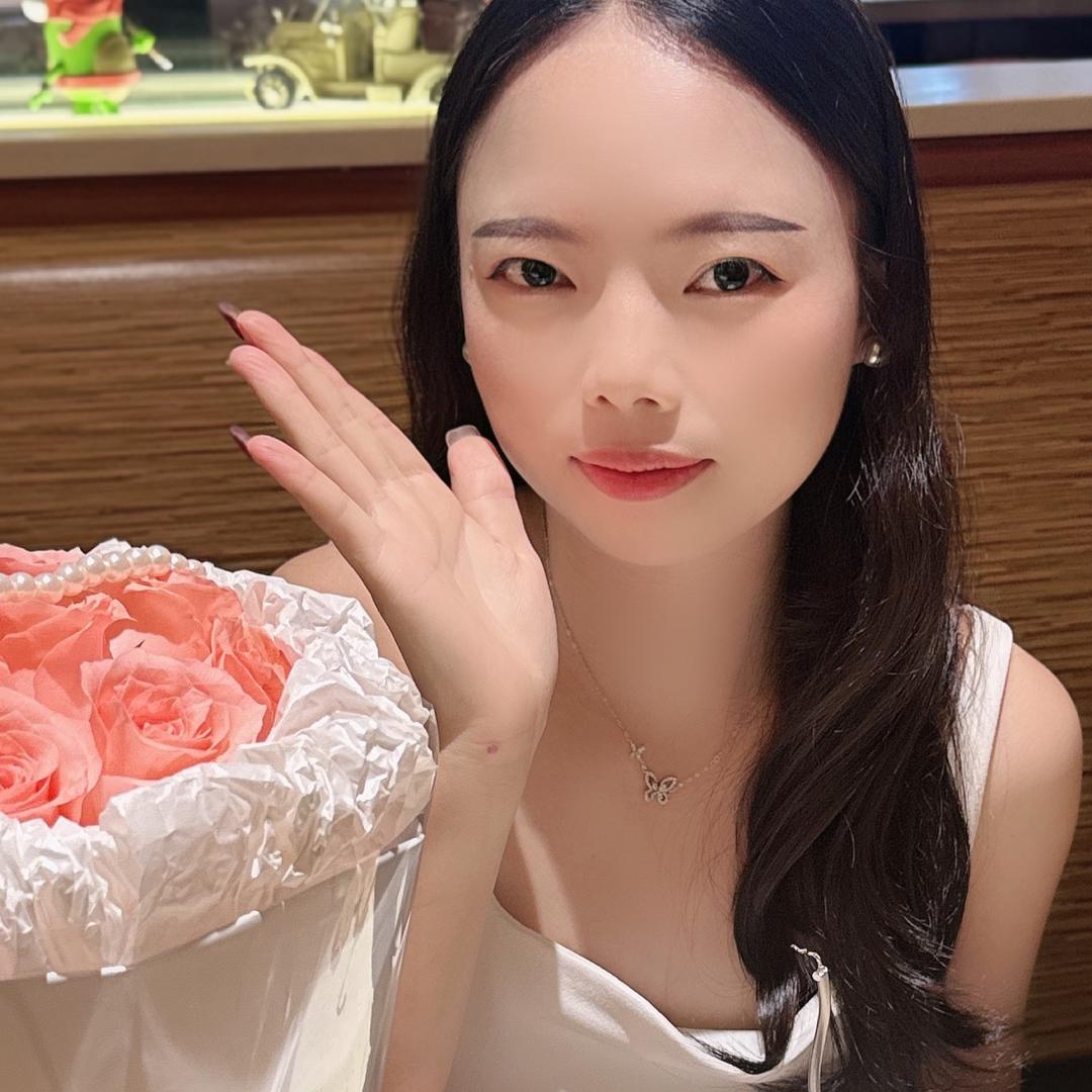 Agoni_甜系小仙女