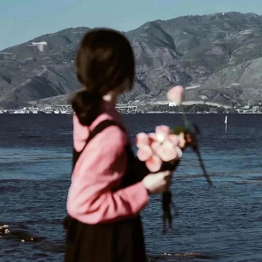 美女也会ᵉᵐᵒ