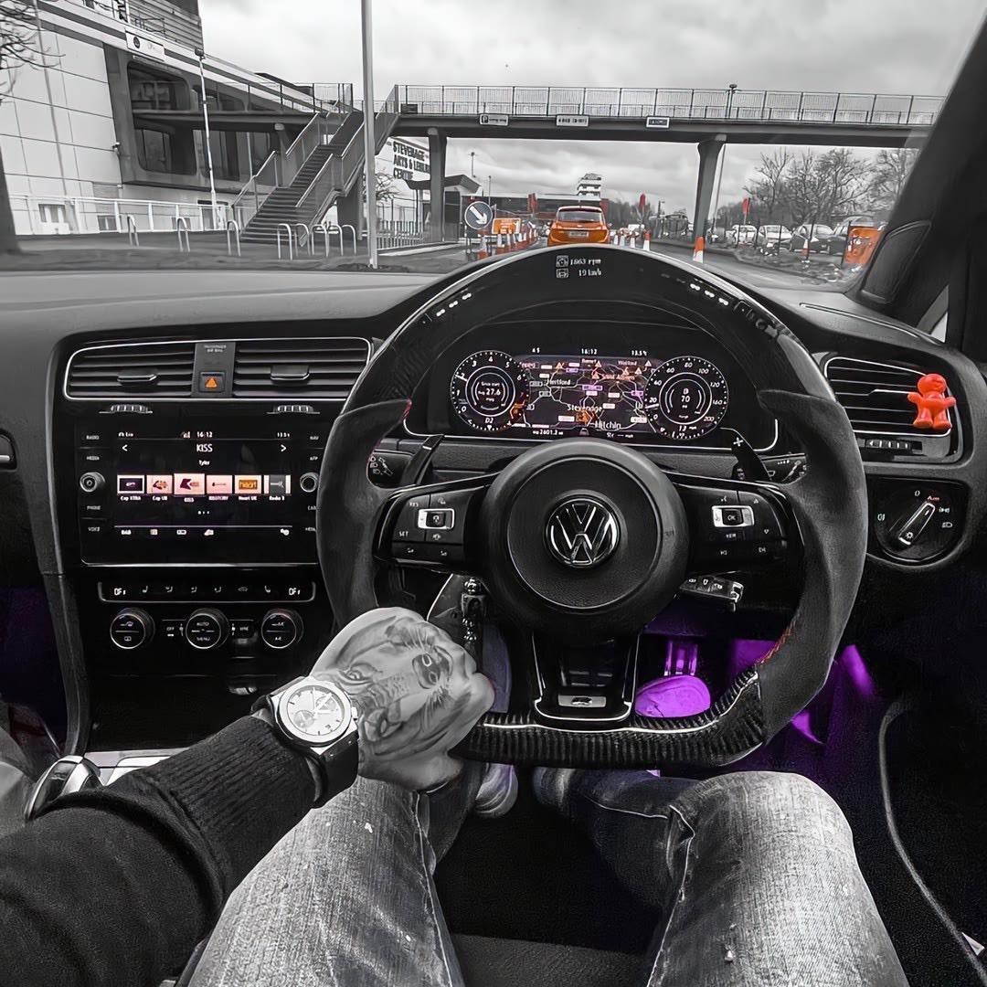 修闷闷的崔师傅🚗