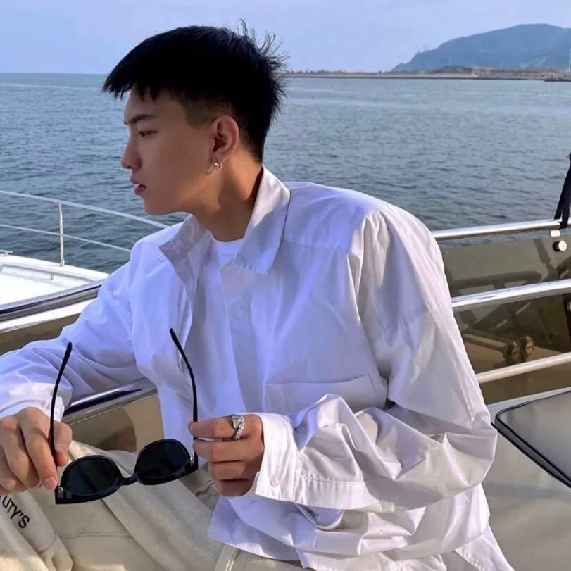 林小逸吖