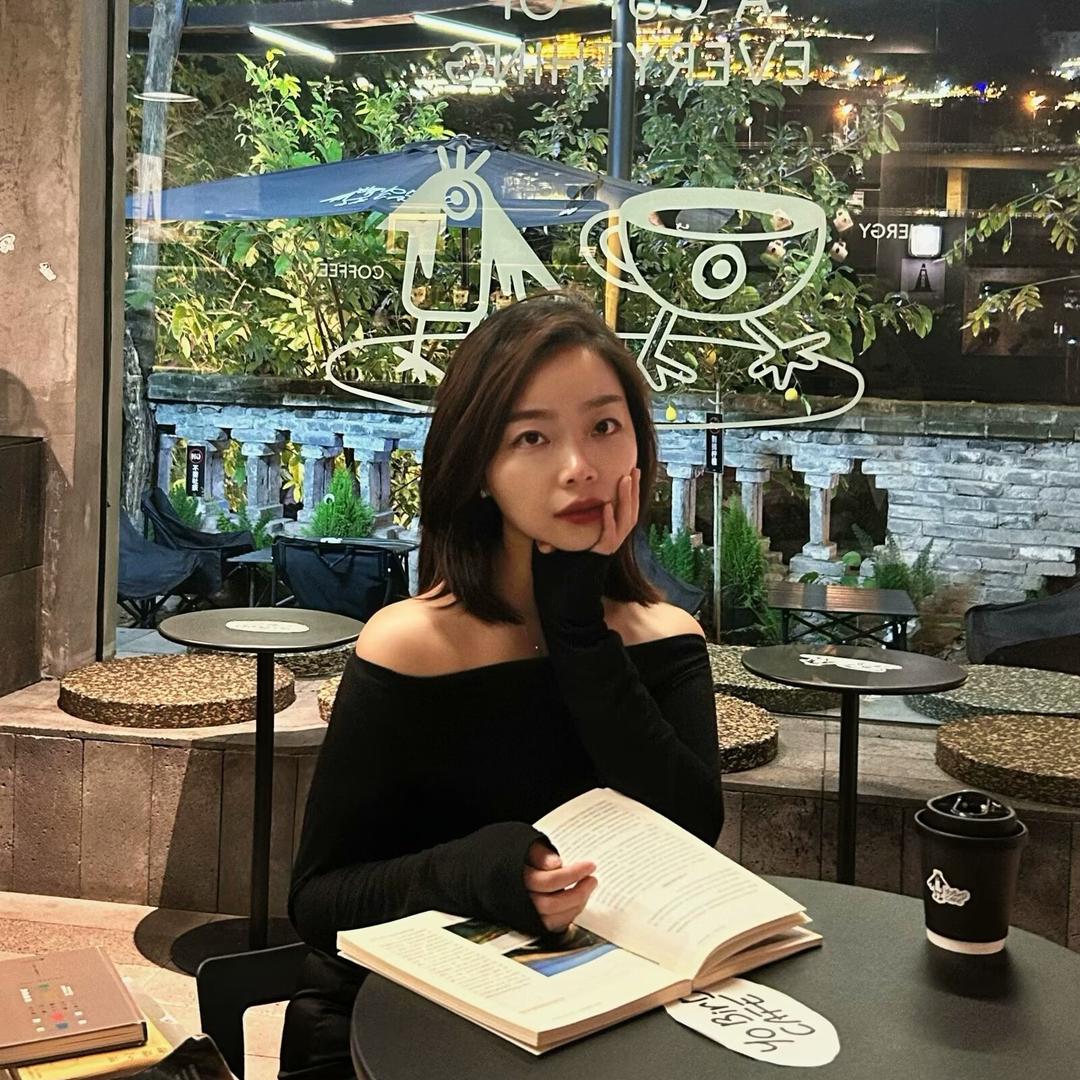 @Tong～