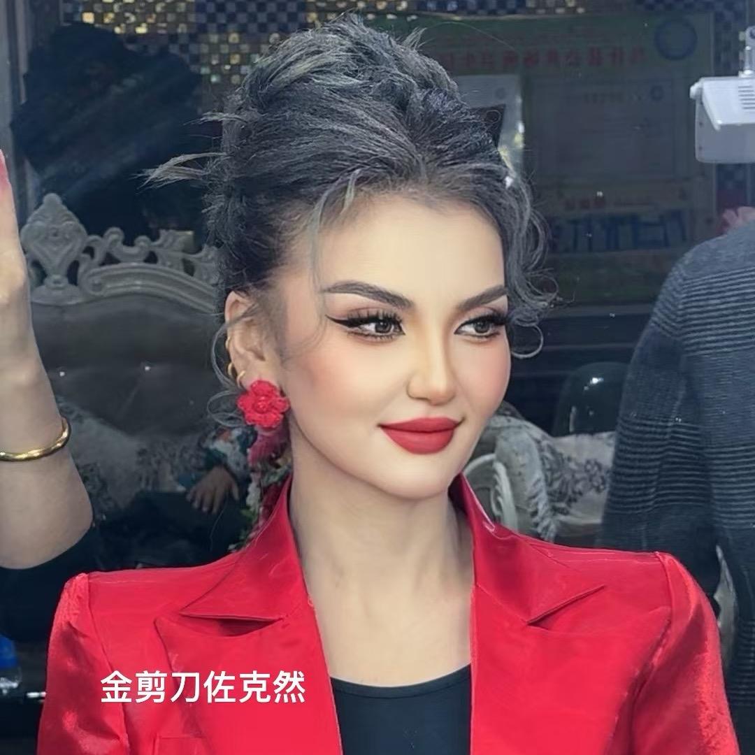 女神🧚♀️🧚♀️