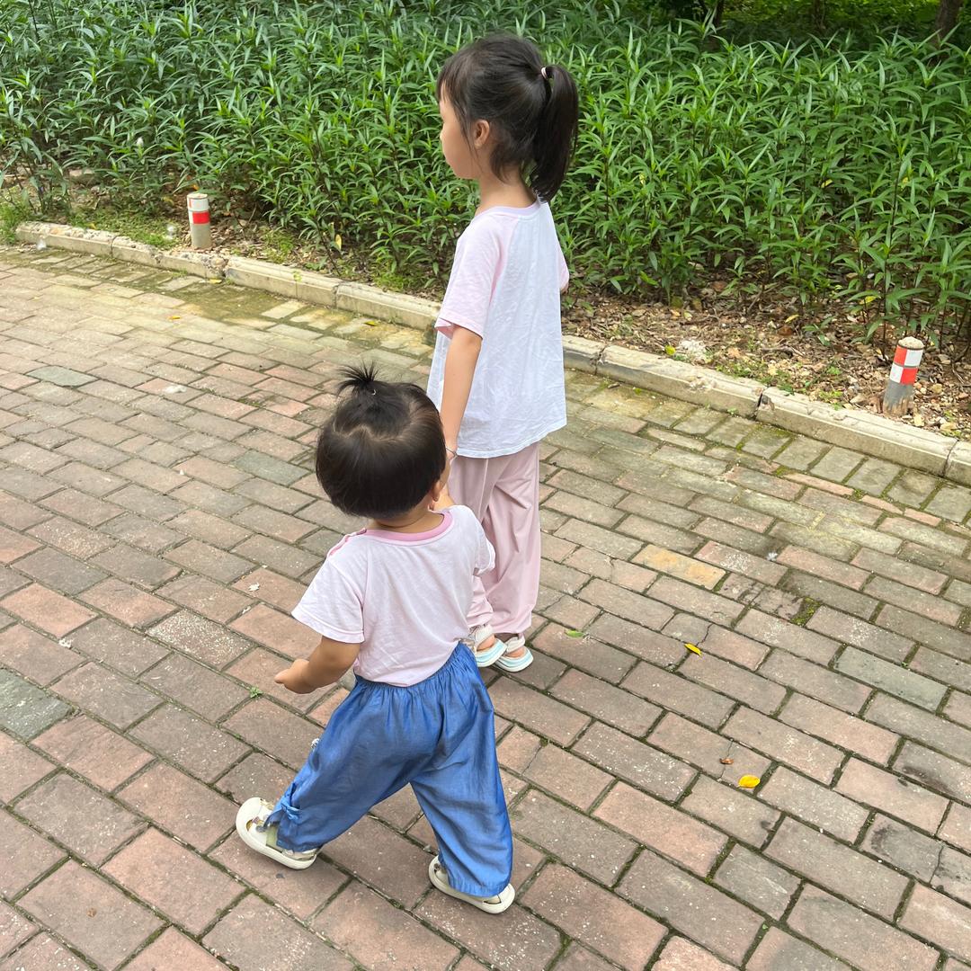 越越小朋友