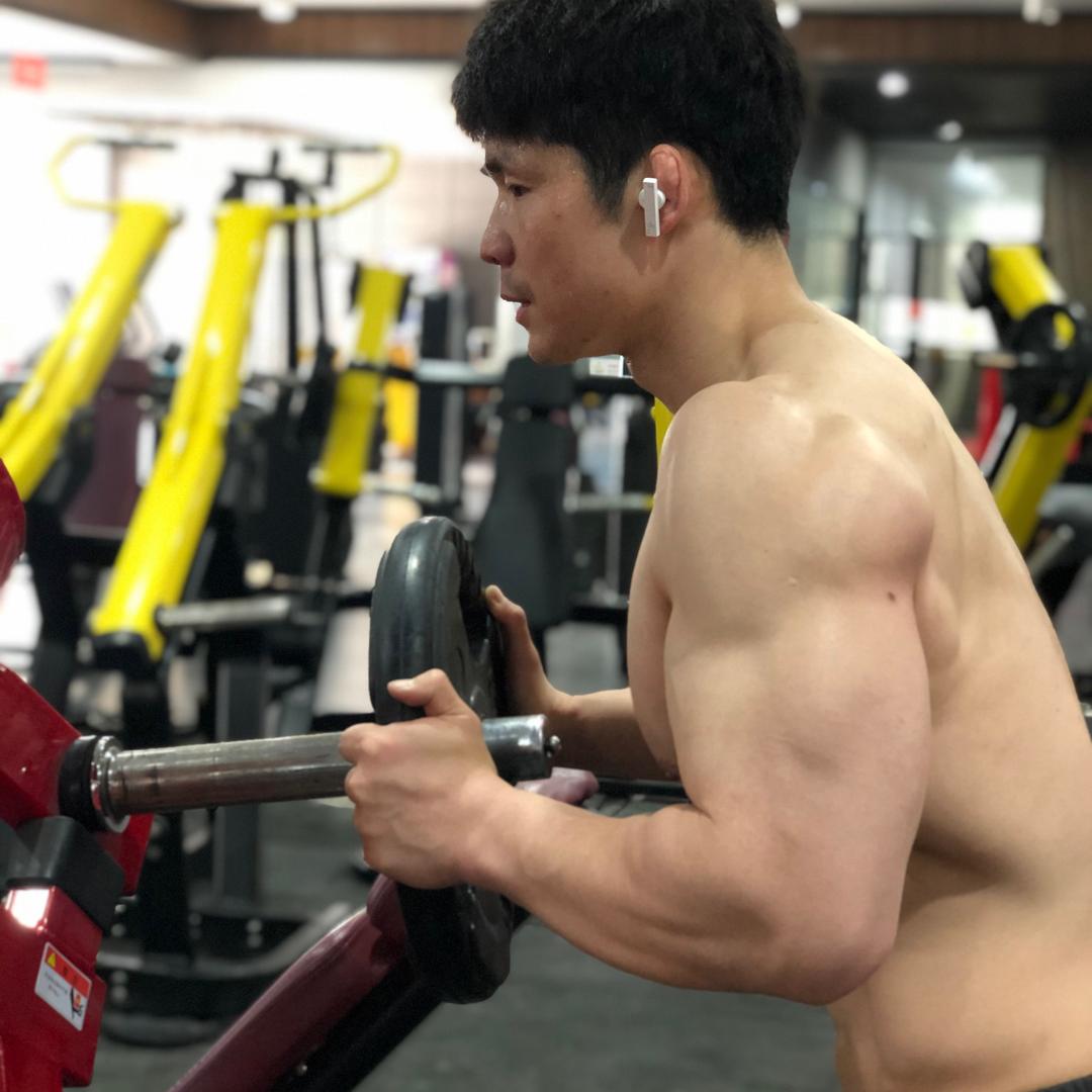 大孩很自律（常年有腹肌版）