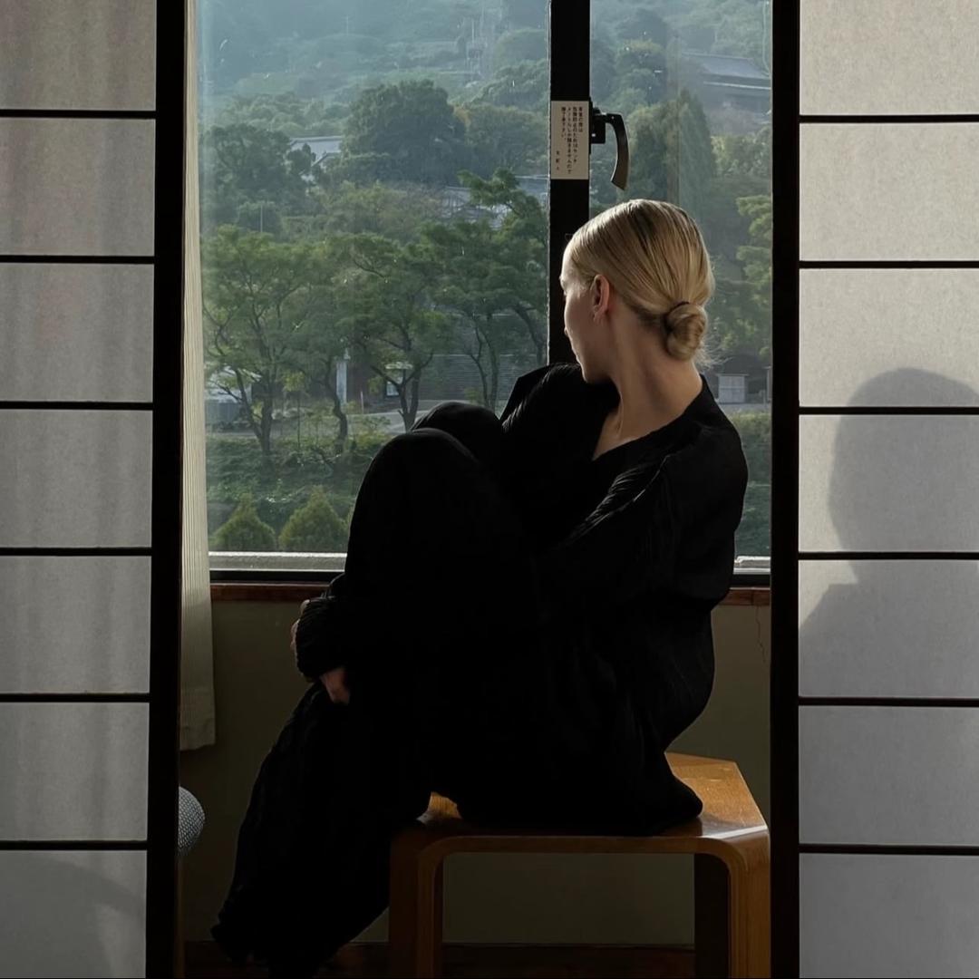 万万.