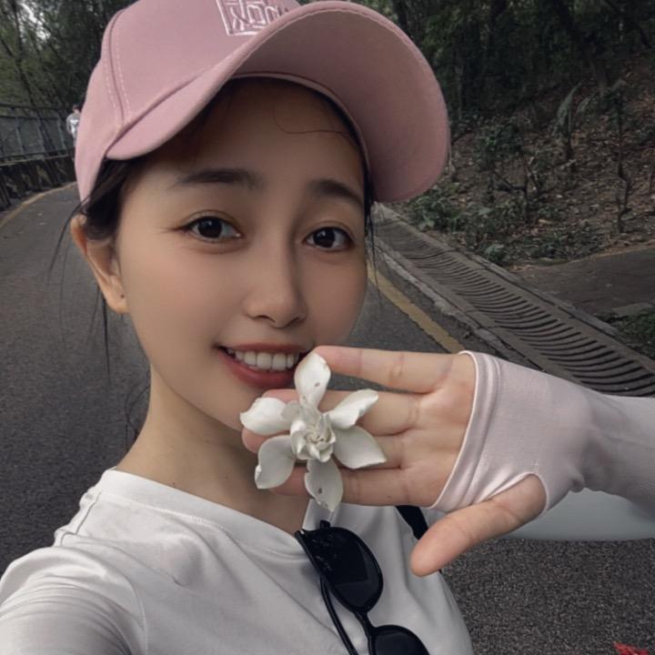 小何呀