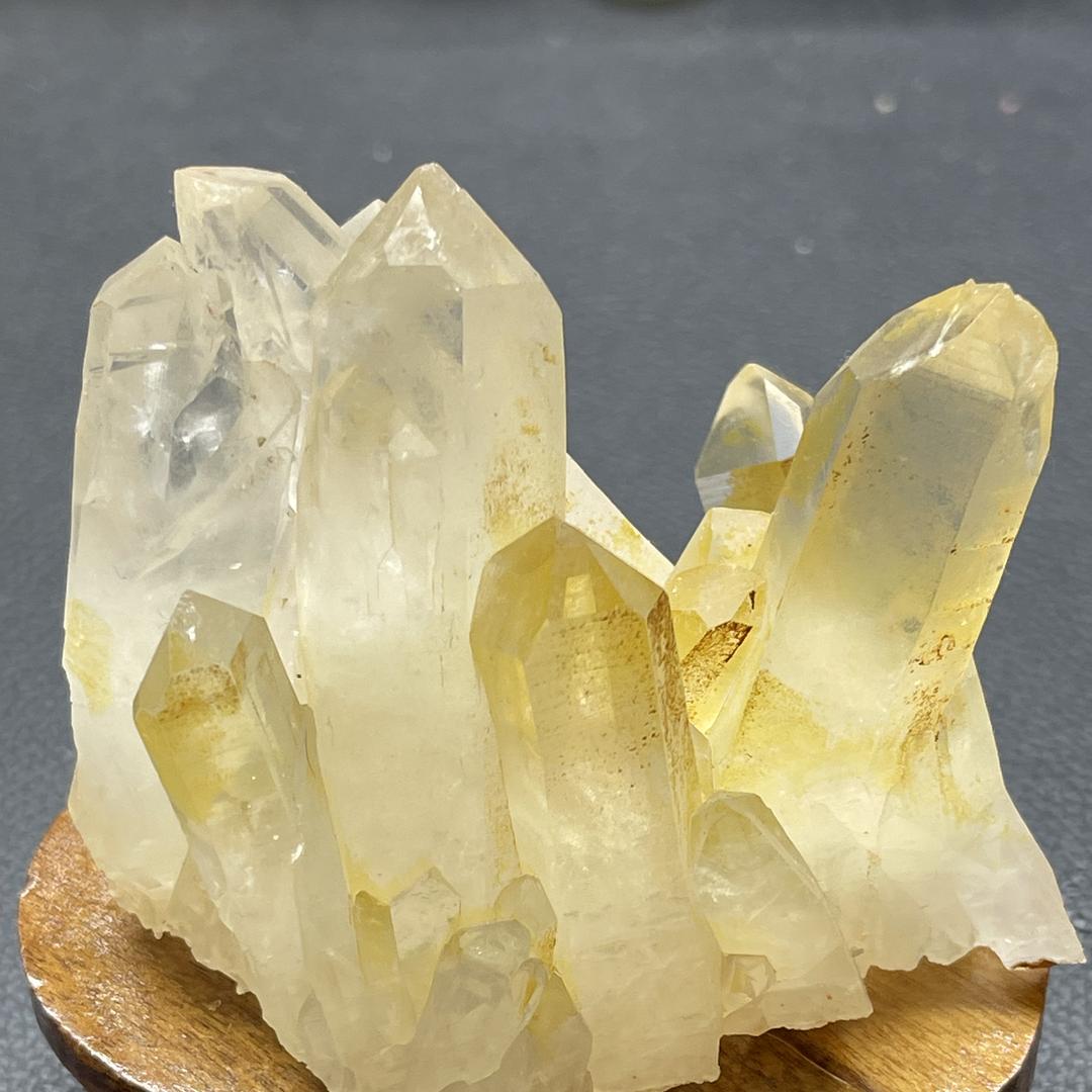 仟物集水晶矿标