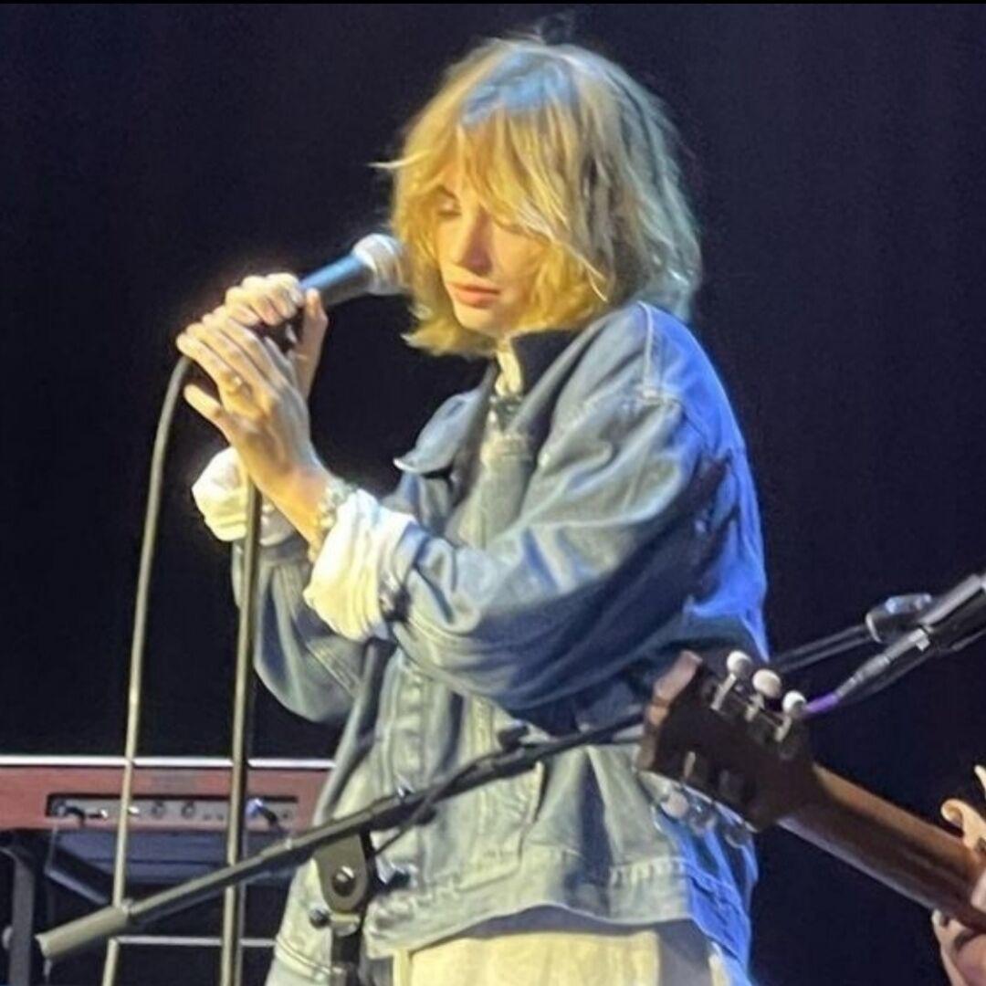 我过得那么痛苦变成这样的性格你们说是抽象