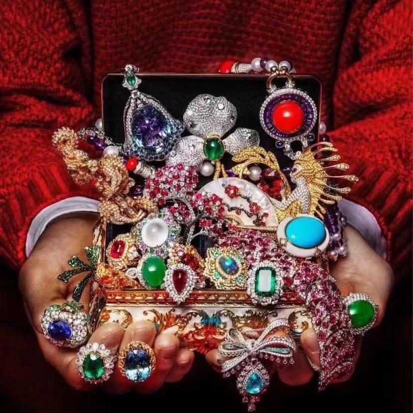 龙芷韵矿区工厂店