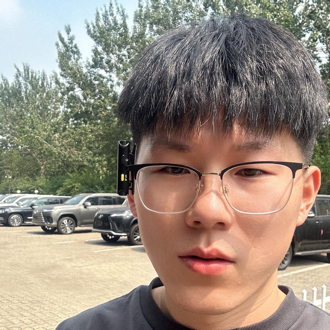 强弟儿 天津港进口车
