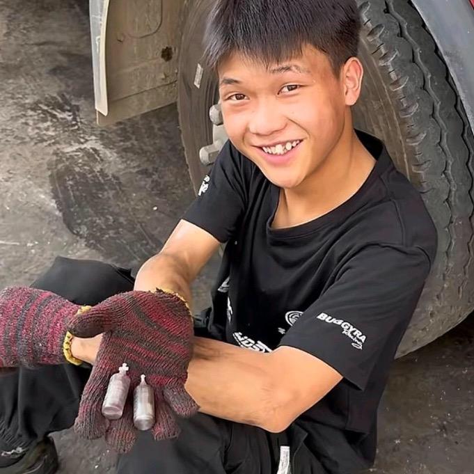 修车 小杨（18-19号）婚礼现场小助理