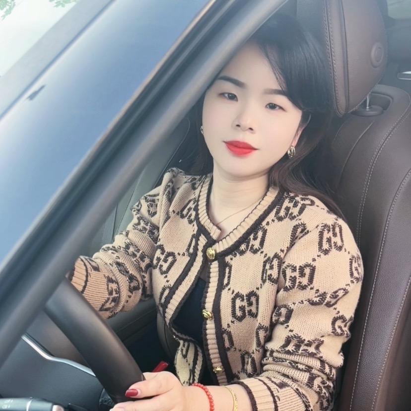 敏敏（服装外贸）