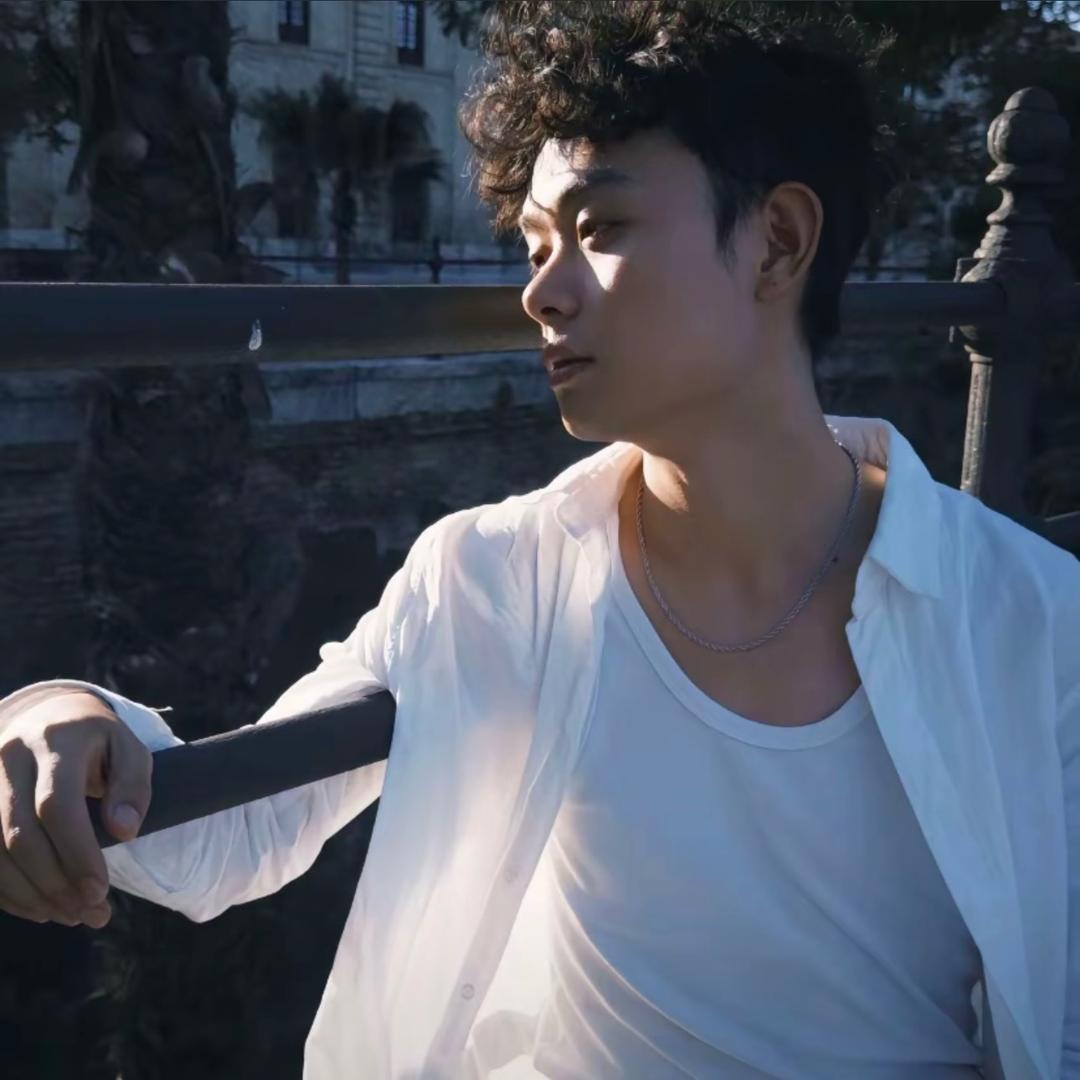 潘某