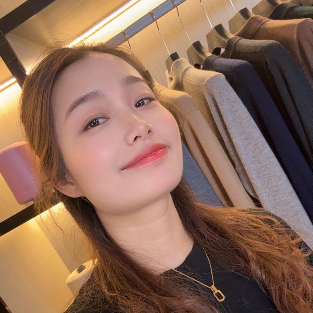 上海富越悦服饰有限公司