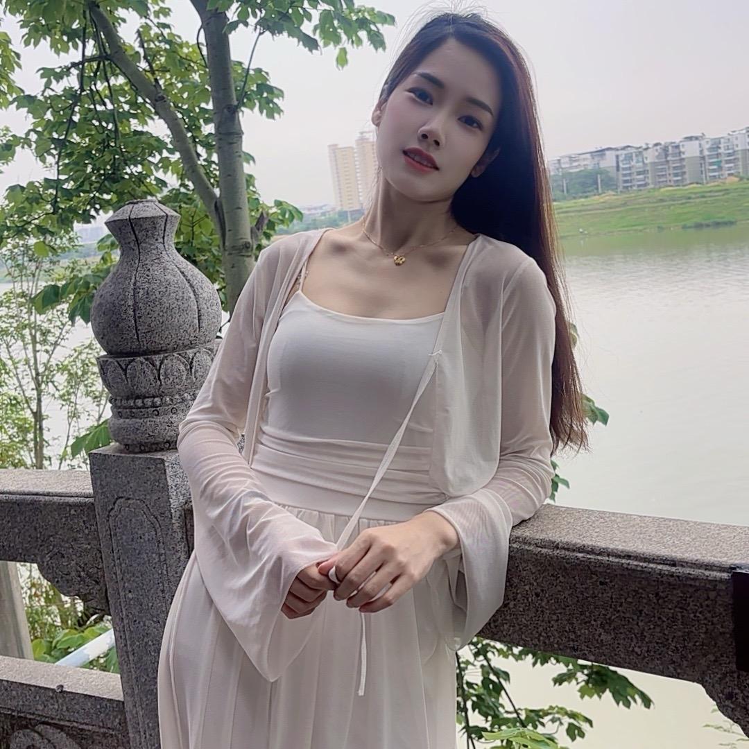 莎莎.
