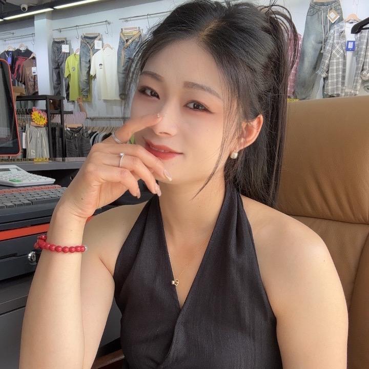 依尚潮流男装女装