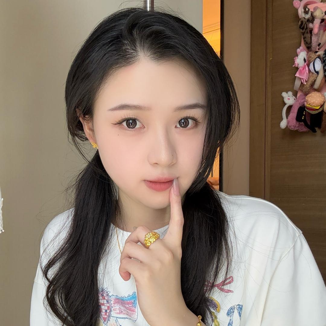 居居爆睡懒觉