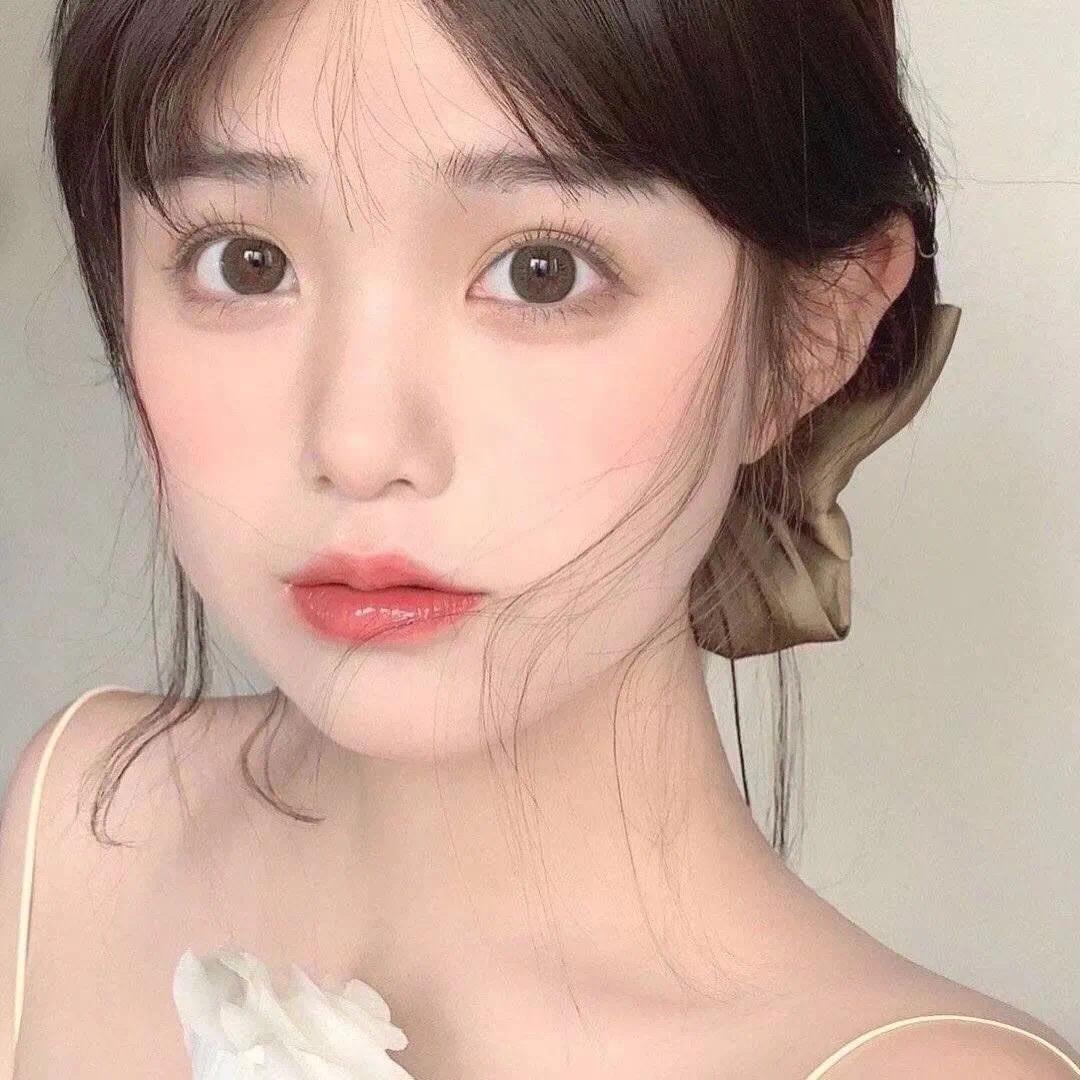 柚柚爱吃瓜