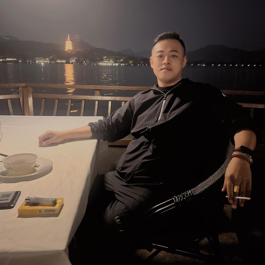 别拿暗恋当饭吃