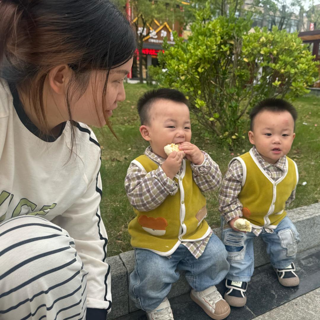 双胞胎宝妈静静子