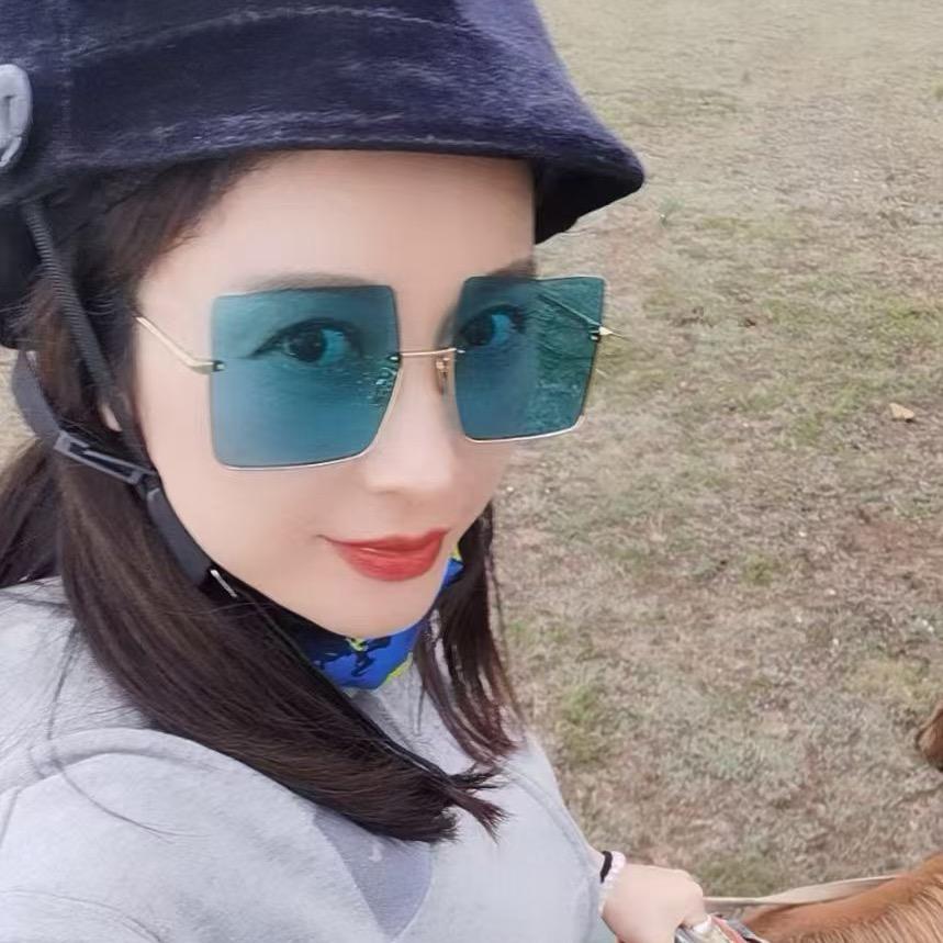 小月云云