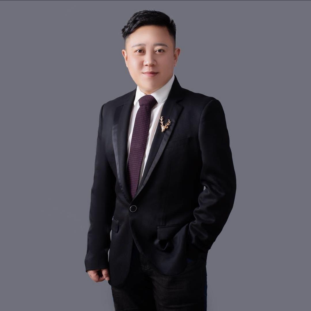 岳总柏升聆听