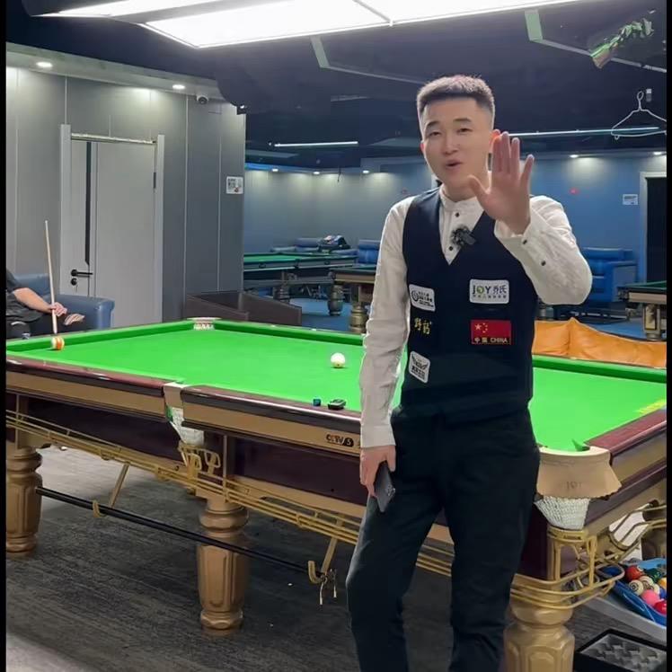 台球赵乳亮