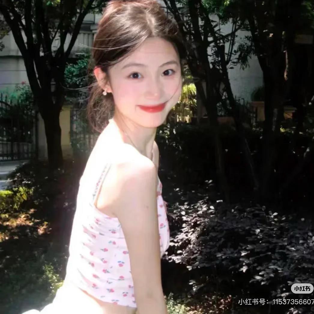 在翻斗花园卖女装的图图