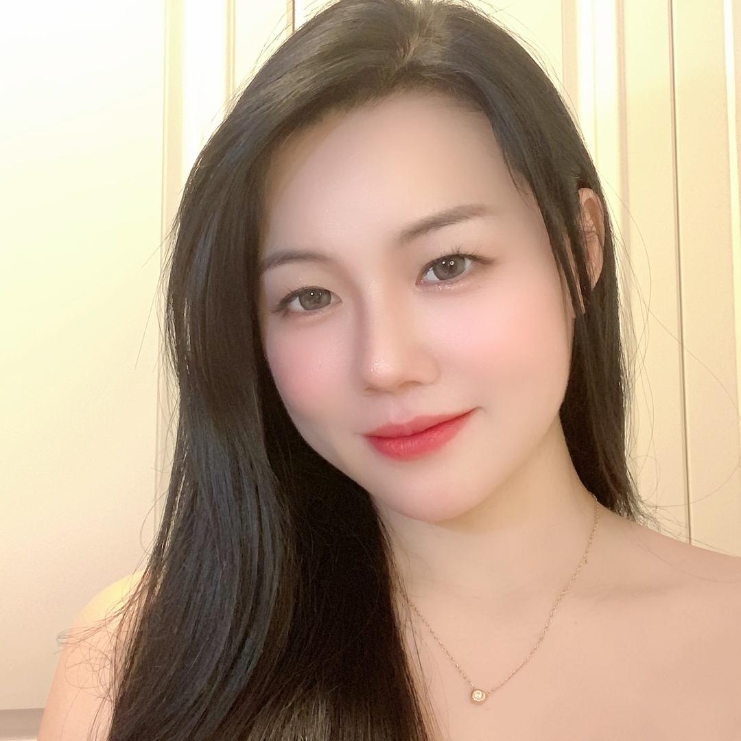贝贝.