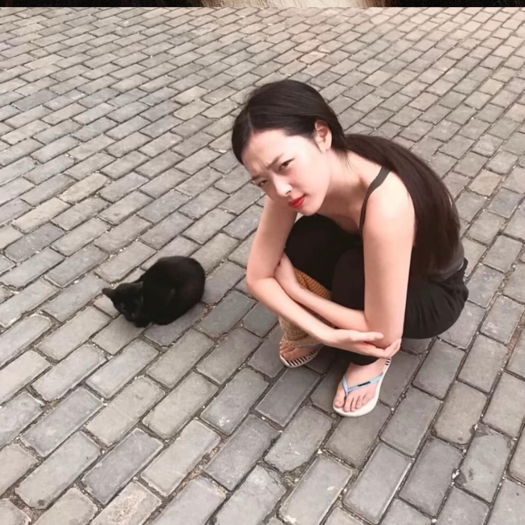 䜣