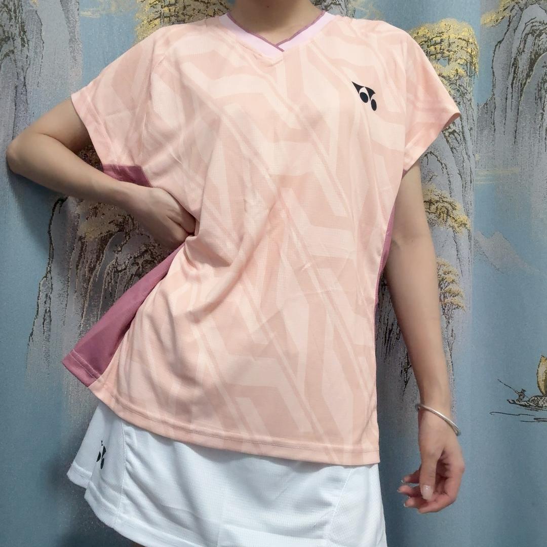 生活不易，小李卖球服