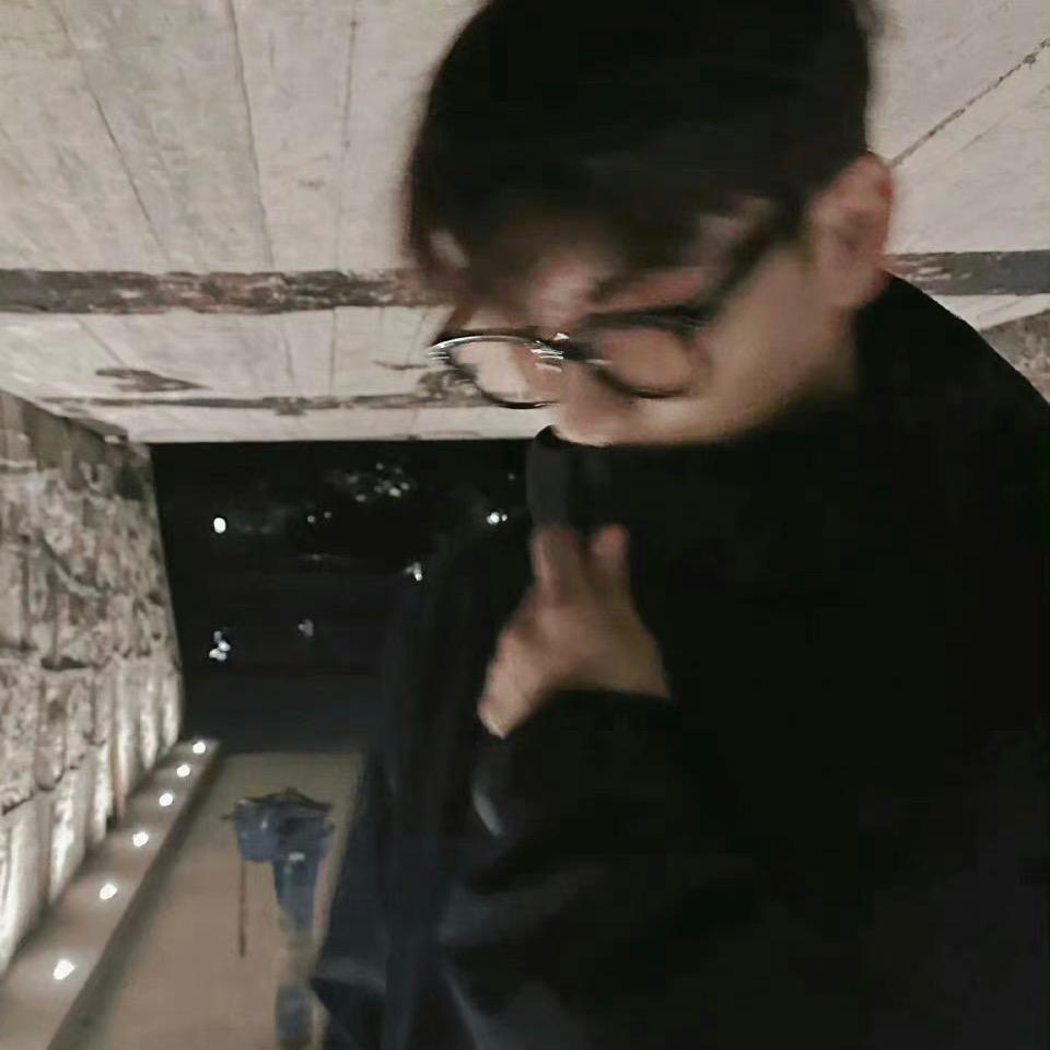 慕伦.