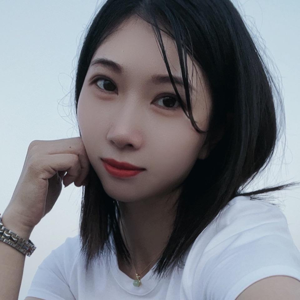 @李 妍