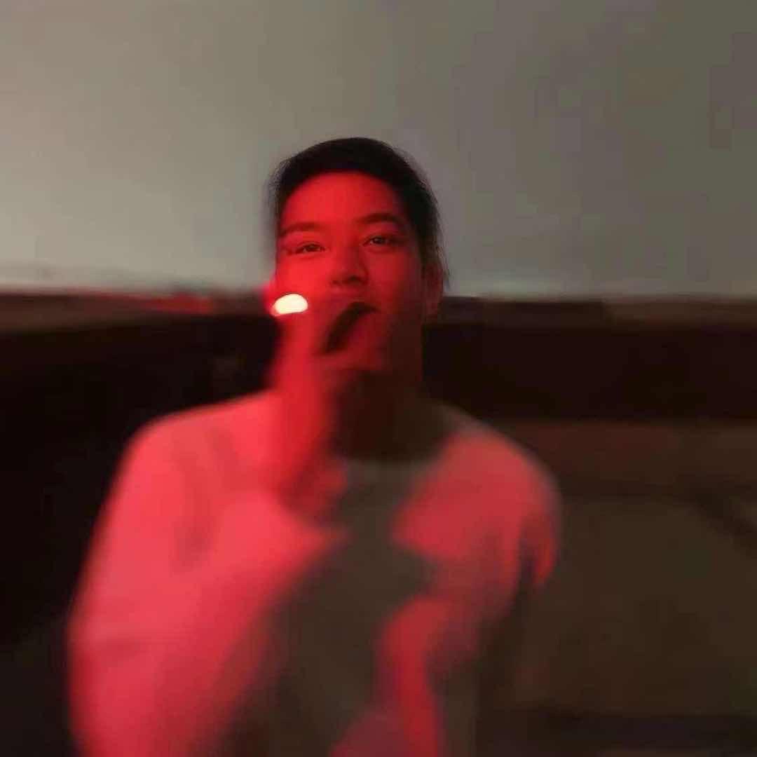 李