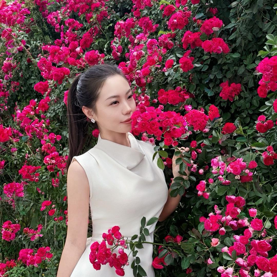婷婷.
