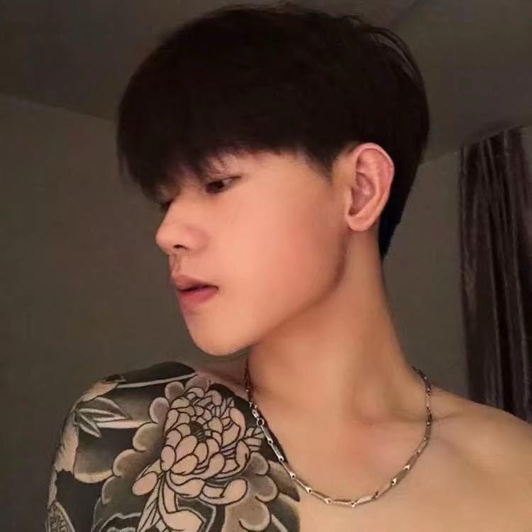 周 潇齐