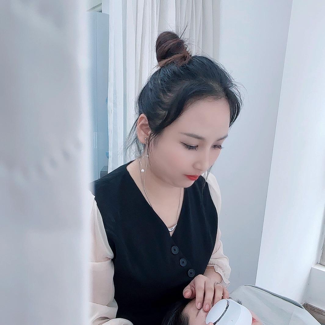 灞桥美睫师楠歌