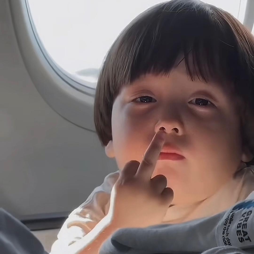 重生变成蟑螂飞到你嘴里爆浆