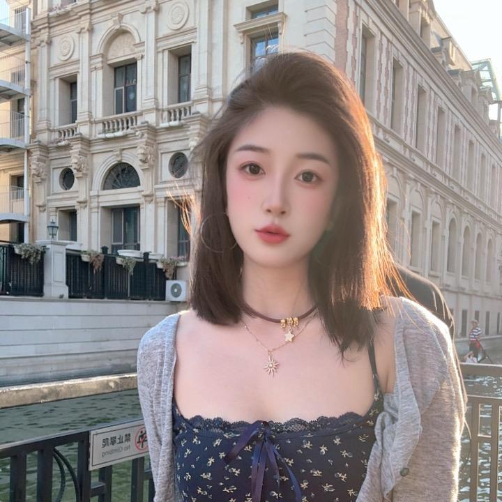 白月光-豚姐（与世无争）