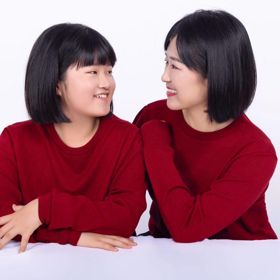 伶儿和妈妈在美国