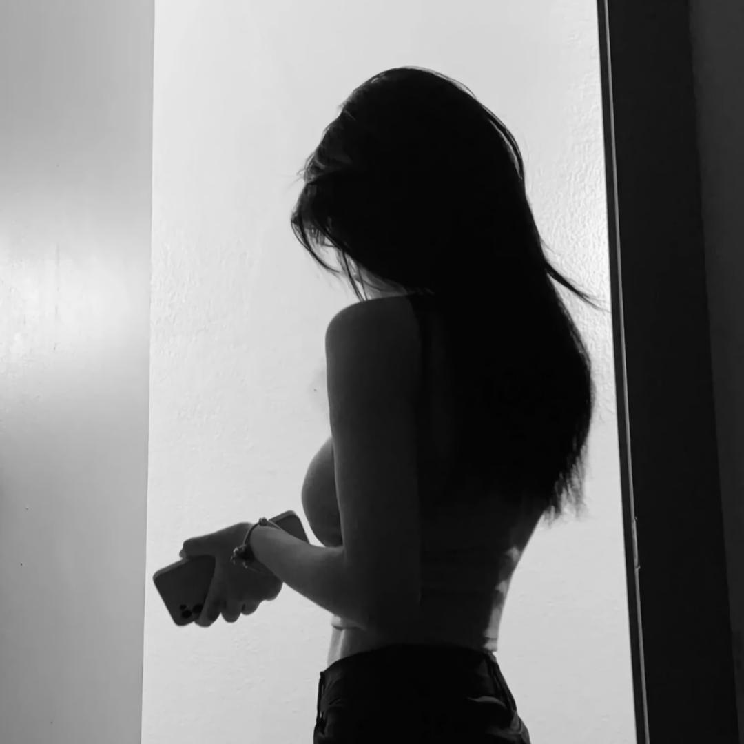 莉莉💗吃糖