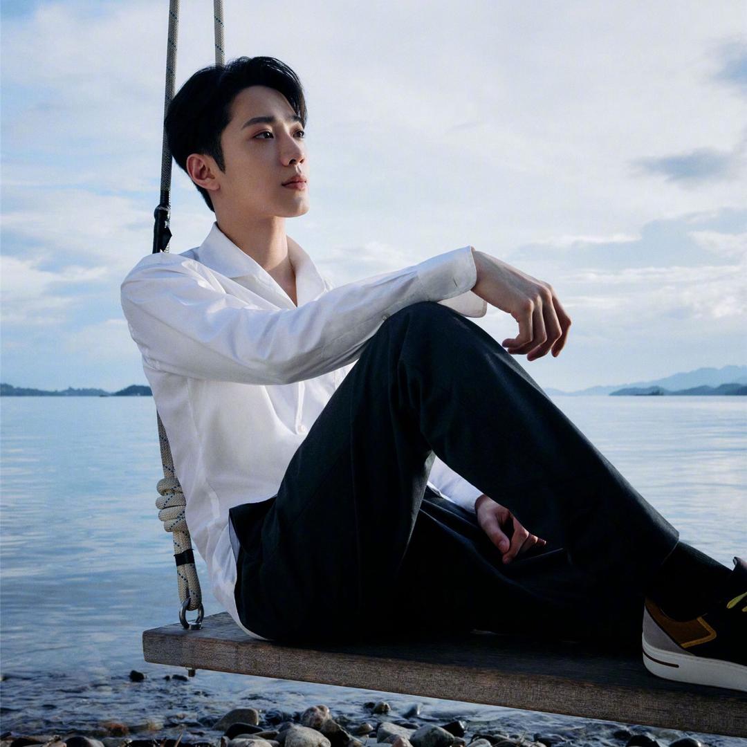 运动水杯泡花茶，保温杯里泡枸杞